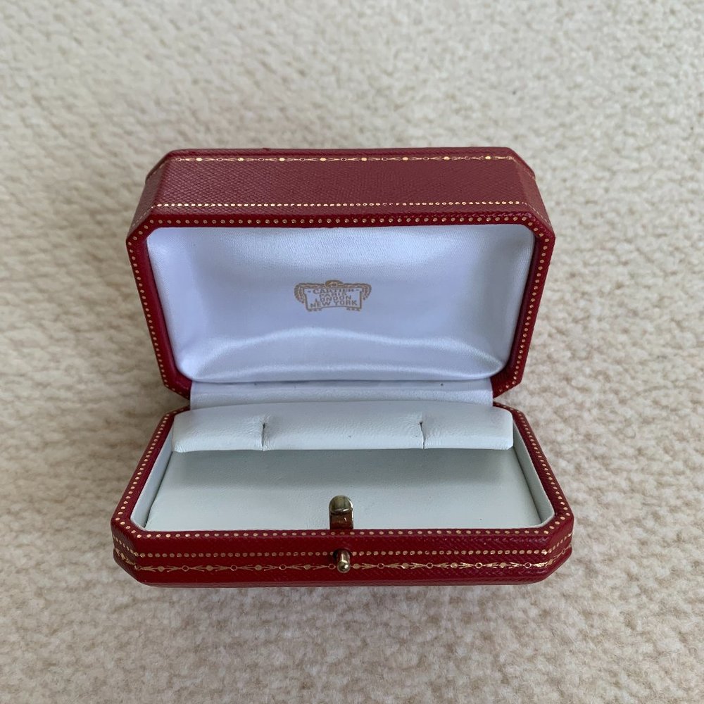 CARTIER Earring white interior BOX VINTAGE